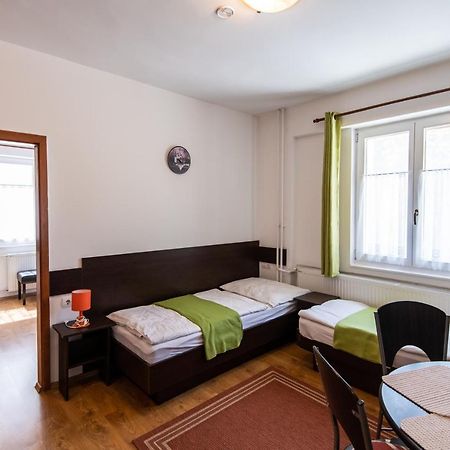 Hello Apartmanhaz 쇼프론 외부 사진