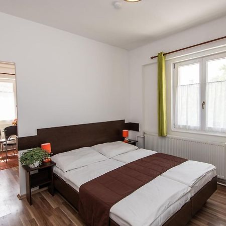 Hello Apartmanhaz 쇼프론 외부 사진