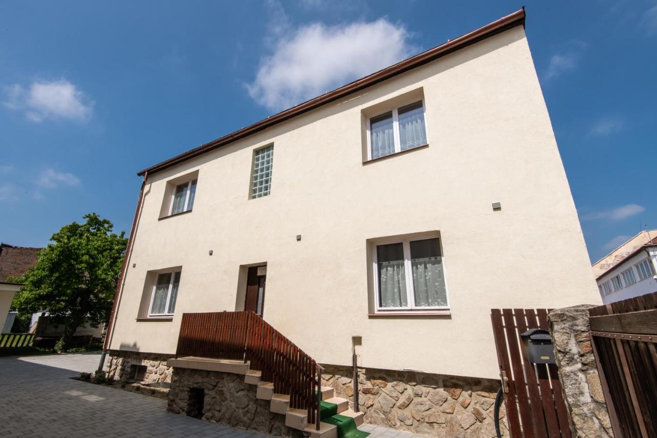 Hello Apartmanhaz 쇼프론 외부 사진